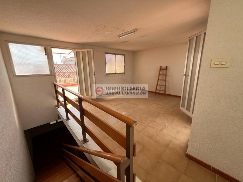 Foto 4db1eaeb-a5f7-4b26-82fc-9c6aff3a2f41. Edificio espectacular edificio de 430 metros zona centro en Novelda