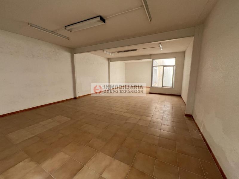 Foto 7b96c717-d70a-4a86-aa50-85b969860271. Edificio espectacular edificio de 430 metros zona centro en Novelda