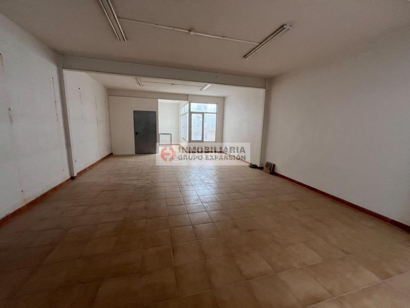 Foto a3ed77a0-643b-4ff7-8f46-c1f787fac72a. Edificio espectacular edificio de 430 metros zona centro en Novelda