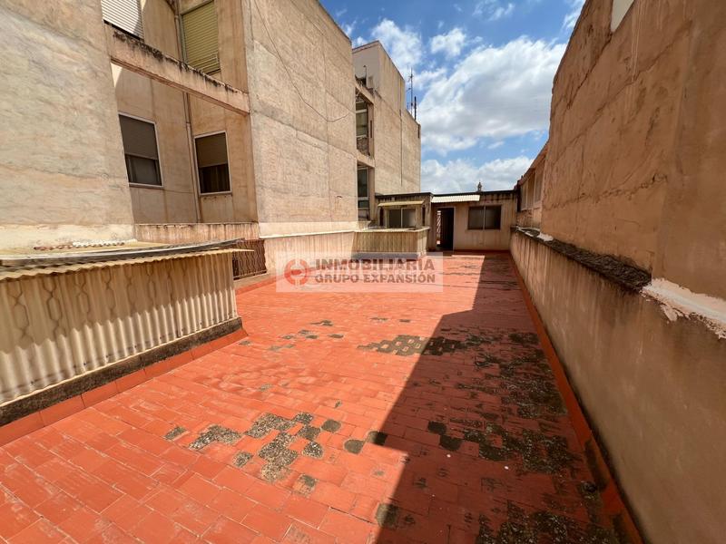 Foto aa5eb87f-d18f-40c1-8ebd-7df9592decaf. Edificio espectacular edificio de 430 metros zona centro en Novelda