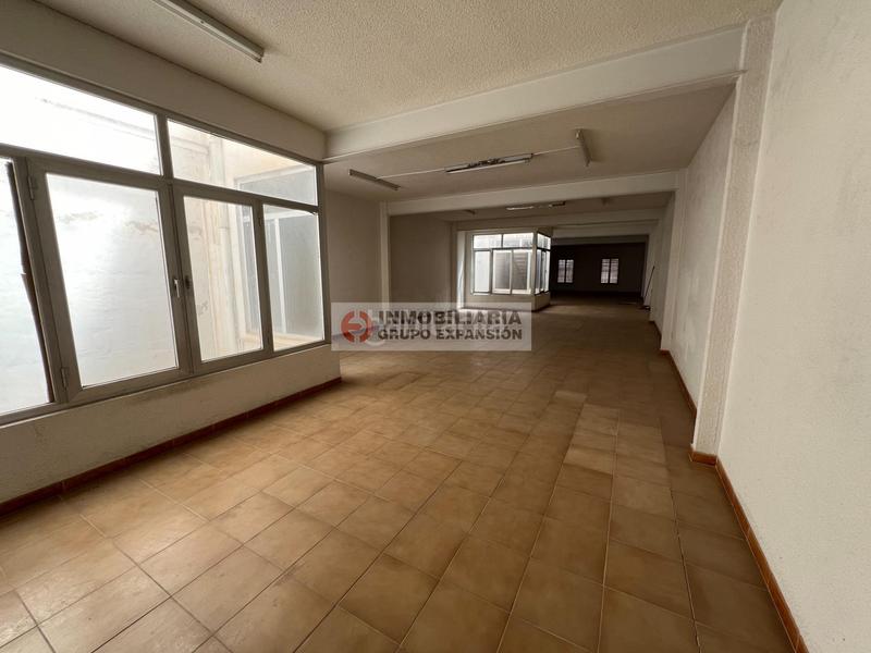 Foto d336a633-2362-4df3-890e-e3e2d420a715. Edificio espectacular edificio de 430 metros zona centro en Novelda