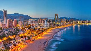 Edifici a Playa Poniente. Espectacular edificio en benidorm de 111 apartamentos muy bien s
