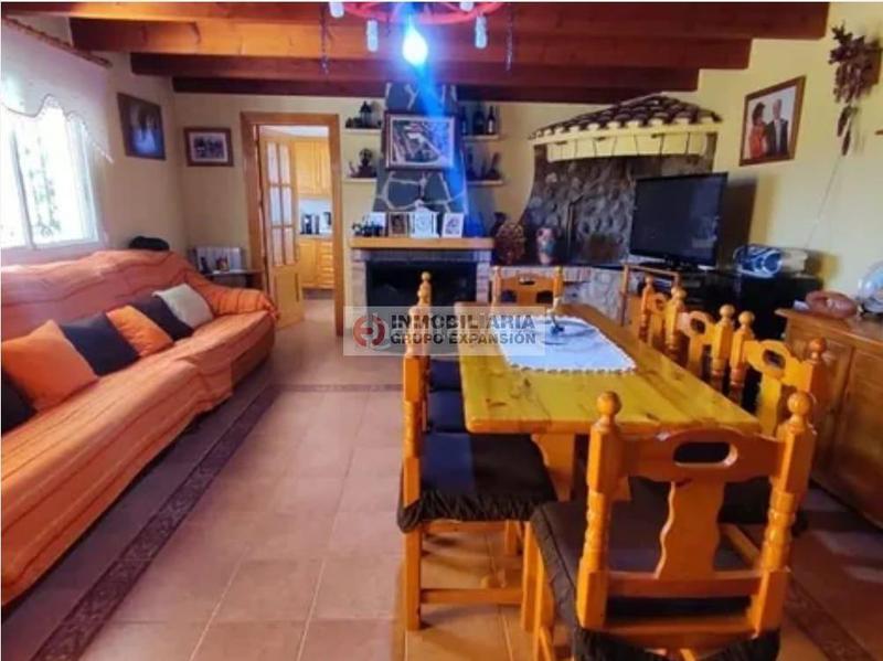 Foto 95622238-8efa-40b0-8a6c-0e6ca1bba1d6. Chalet con piscina in Onil