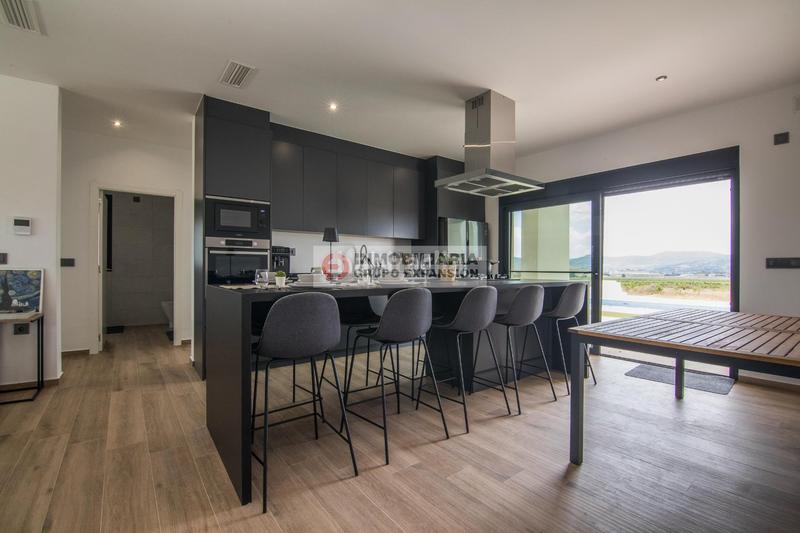 Foto 4578b266-c1b0-401a-a6cc-c9a924e2ad2e. Xalet amb piscina a Pinoso