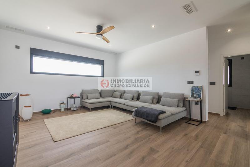 Foto 4f0575b2-fc73-4b69-bce1-8c18fc47fbfa. Xalet amb piscina a Pinoso