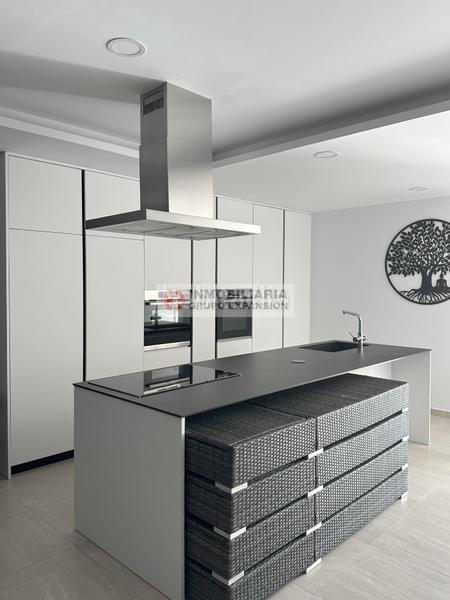 Foto 4a85a562-96e1-42a3-904b-aee2835a0147. Chalet espectacular proyecto de obra nueva villa alhambra en Pinoso