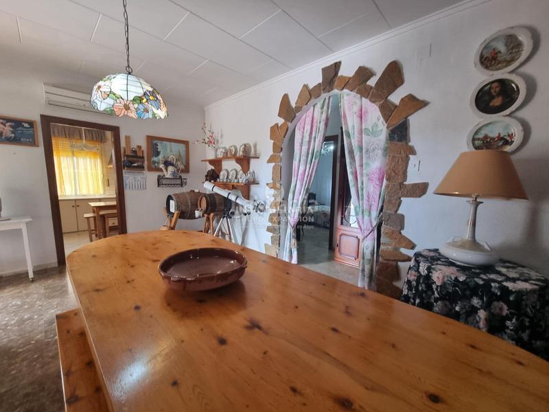 Foto 363f2e40-c6a6-46fe-9393-5f9d446e482f. Xalet amb aparcament piscina a Novelda