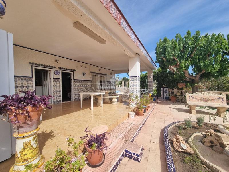 Foto a94f716a-cba5-4047-883c-9b7a429c18a0. Xalet amb aparcament piscina a Novelda