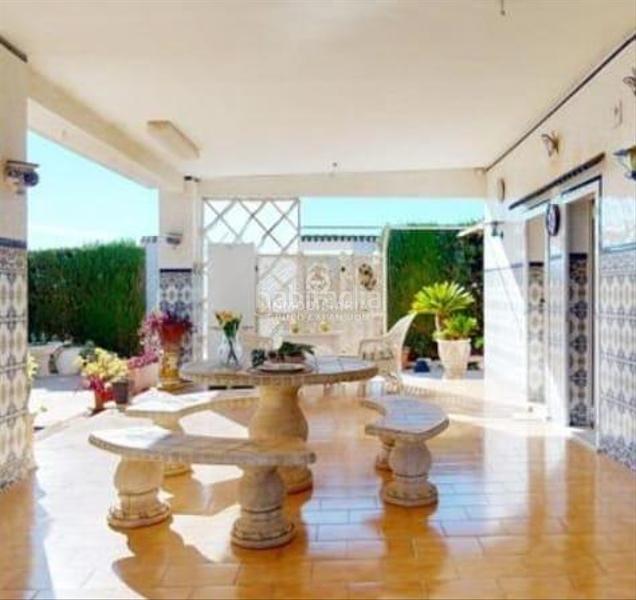 Foto c4c93865-fc6c-481d-915f-8260aa0aa645. Xalet amb aparcament piscina a Novelda