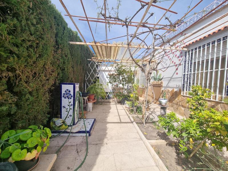 Foto d7a4f95a-0aa2-4a17-ad9f-0a4717e57b44. Xalet amb aparcament piscina a Novelda