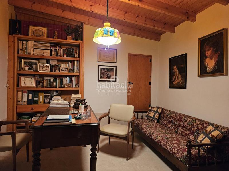 Foto 32017e67-bf53-43f4-ac89-165c3608608d. Chalet espectacular chalet tipo caserío muy bien situado con 100.000 metros de terreno en Villena