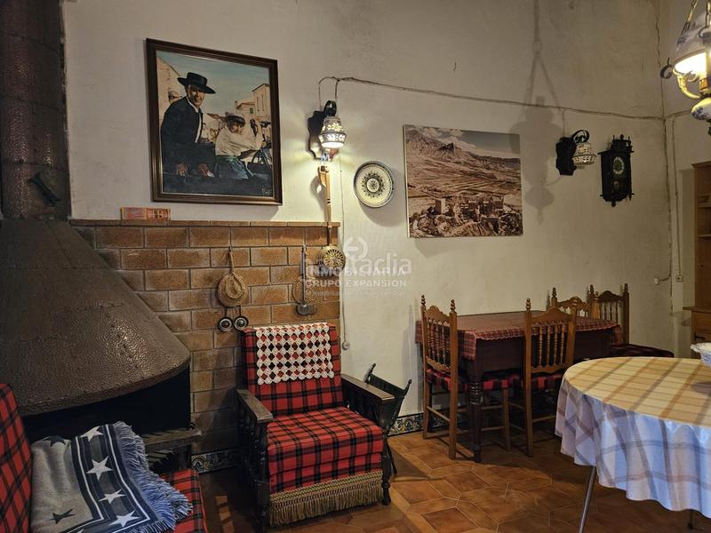 Foto 4bd602c9-f73d-4da3-af6f-1caa34180fc7. Chalet espectacular chalet tipo caserío muy bien situado con 100.000 metros de terreno en Villena