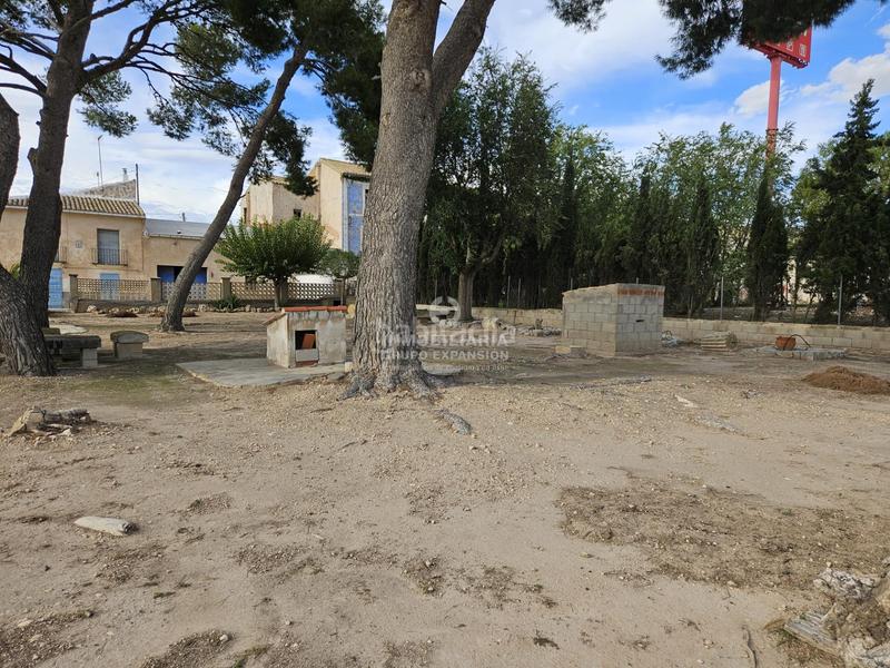 Foto 63a7ef84-515b-44a4-b066-bd6f8580e204. Chalet espectacular chalet tipo caserío muy bien situado con 100.000 metros de terreno en Villena