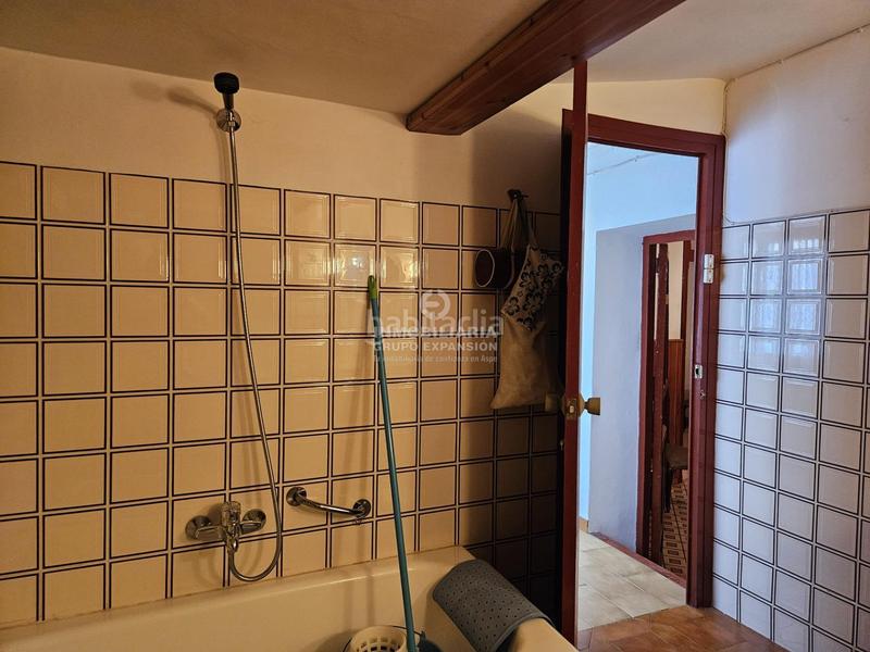 Foto a19cfca4-b274-4713-bb22-eb59de893182. Chalet espectacular chalet tipo caserío muy bien situado con 100.000 metros de terreno en Villena