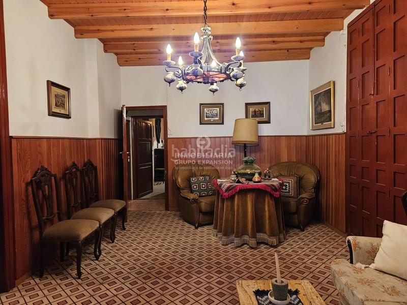 Foto a69eeeac-8a1f-4cd6-8d28-fef687cb9b6f. Chalet espectacular chalet tipo caserío muy bien situado con 100.000 metros de terreno en Villena