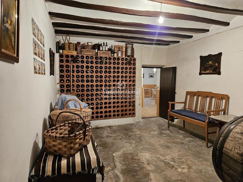 Foto d36fc499-e017-43fc-a898-6fc138b45a87. Chalet espectacular chalet tipo caserío muy bien situado con 100.000 metros de terreno en Villena