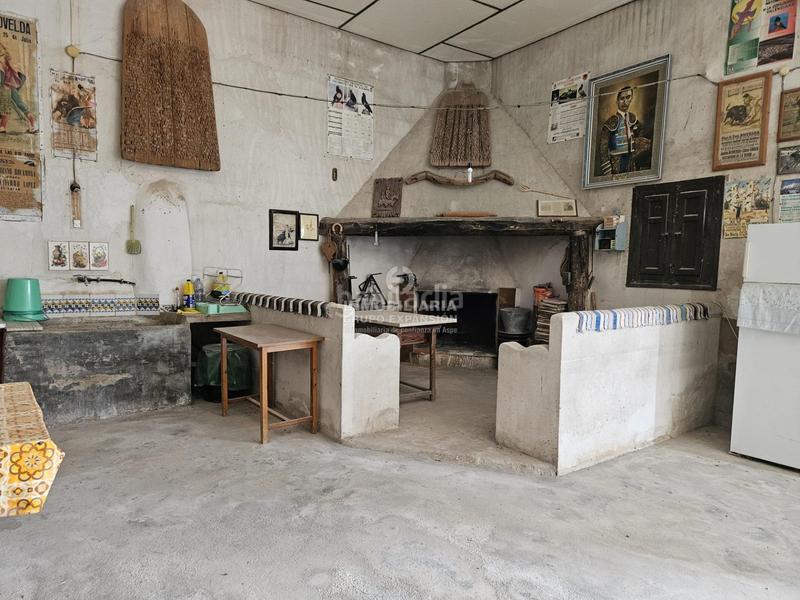 Foto db1a4b83-e042-4a9b-a3aa-9221b6cfba90. Chalet espectacular chalet tipo caserío muy bien situado con 100.000 metros de terreno en Villena