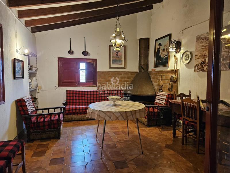 Foto ddbd69d9-1a58-419a-b672-a2d6e849fbd5. Chalet espectacular chalet tipo caserío muy bien situado con 100.000 metros de terreno en Villena