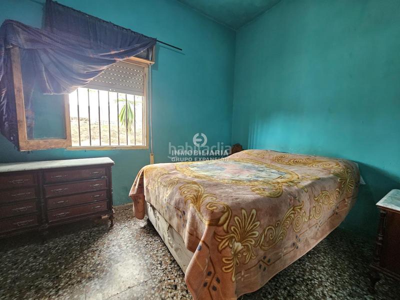 Foto 57a9c188-f883-474e-acce-0c10bc9b8ffe. Chalet  con piscina y almacén muy bien situado en Aspe