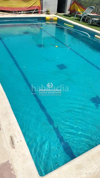 Foto 58add169-3dce-47e1-ba46-8cfd2a513e76. Chalet  con piscina y almacén muy bien situado en Aspe