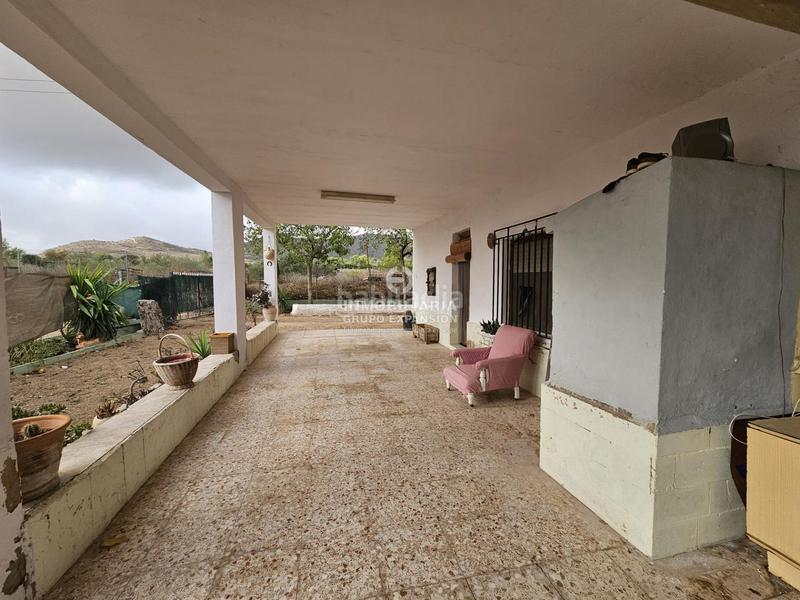 Foto 64e38724-f401-433d-9fac-2826d1170060. Chalet  con piscina y almacén muy bien situado en Aspe