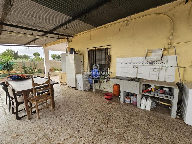 Foto be76212a-be17-4678-a1e0-ae6015b3cf64. Chalet  con piscina y almacén muy bien situado en Aspe