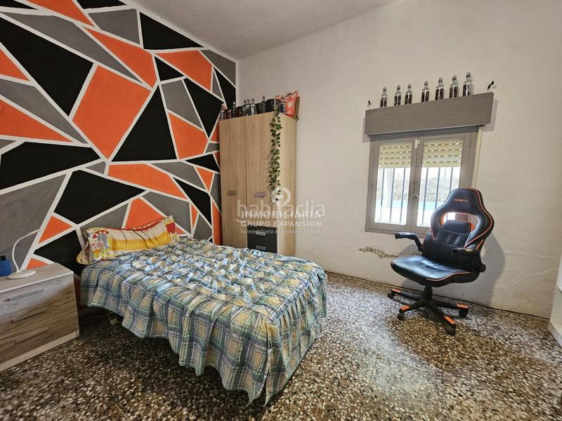 Foto d060807b-b59d-4817-9eb8-dbf4b26acc42. Chalet  con piscina y almacén muy bien situado en Aspe
