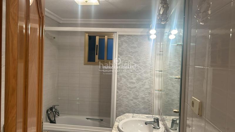 Foto e8e2b4b8-3485-46bc-8ef6-ba10c54c8d55. Pis amb aparcament a Centro Elche / Elx