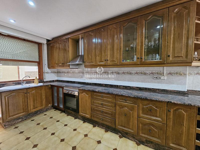 Foto ffde53ae-3300-40f1-8e15-e42fe7023b4a. Casa amb aparcament a El Castillo Aspe