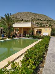 Xalet a Novelda. Espectacular chalet en novelda con piscina muy bien situado