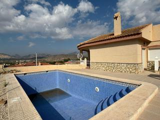 Chalet in Hondón de los Frailes. Chalet con piscina en hondón de los frailes muy bien situado