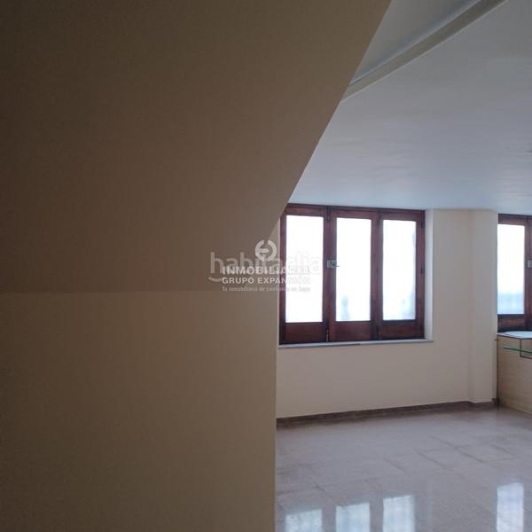 Foto 86bb6d47-9401-4adb-b0f7-aabe000fd795. Locale commerciale in Plaza Castelar - Mercado Central Elda