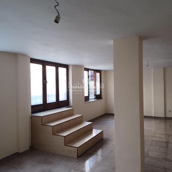 Foto b85e26df-64b9-443d-81b3-4b0a42468828. Locale commerciale in Plaza Castelar - Mercado Central Elda