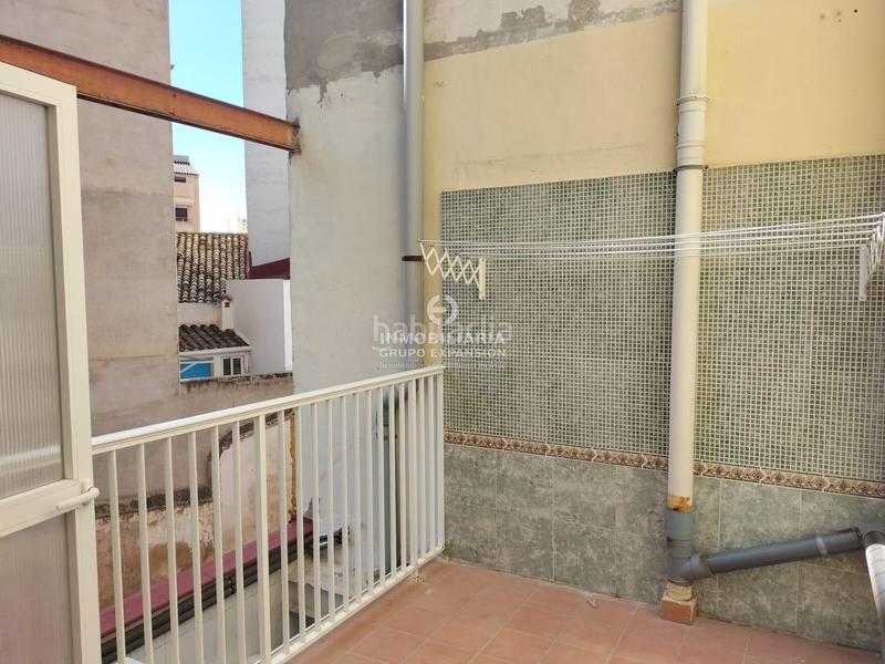 Foto 052017a4-c800-41ac-b444-7f9a4478bd1c. Dúplex espectacular piso duplex muy bien situado en Villena