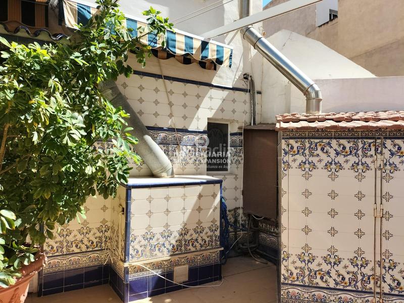 Foto 2040d80f-c8d1-4fda-ba5f-2c0d0f4a0464. Dúplex espectacular piso duplex muy bien situado en Villena