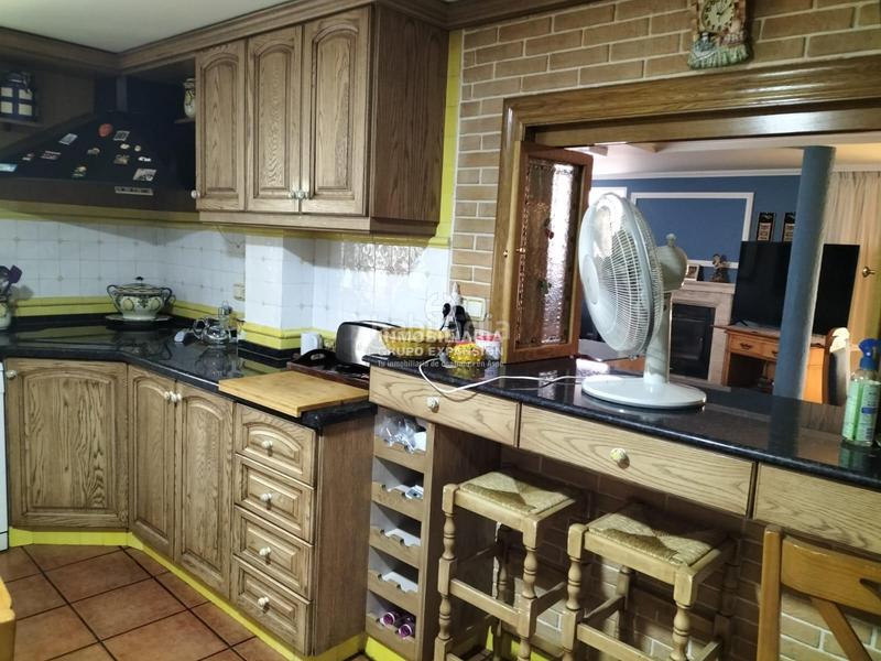 Foto 2065b1e3-cf76-4810-bcac-5565f7a308a7. Dúplex espectacular piso duplex muy bien situado en Villena