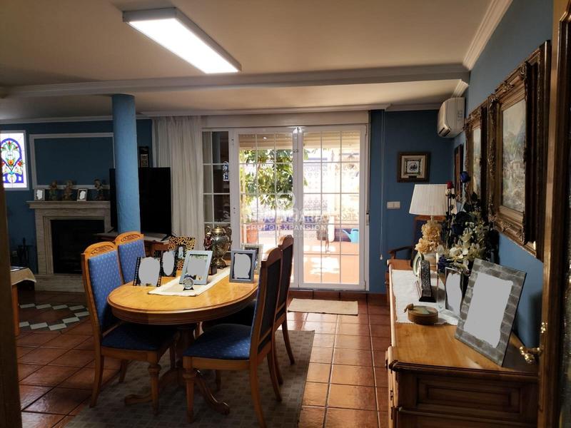 Foto 213c338d-f9cc-455b-9aae-8028426690b4. Dúplex espectacular piso duplex muy bien situado en Villena