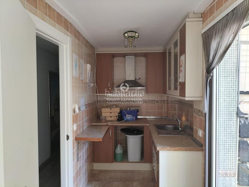 Foto 748eece1-32ff-49c0-a94c-36413b31bf07. Dúplex espectacular piso duplex muy bien situado en Villena