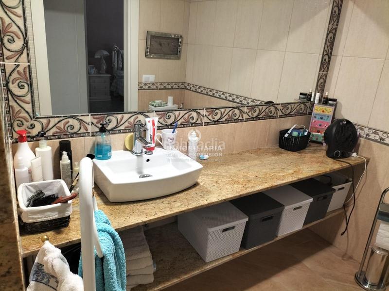 Foto 7a3fe4da-2ebf-42ad-b237-a80f3ca697e3. Dúplex espectacular piso duplex muy bien situado en Villena