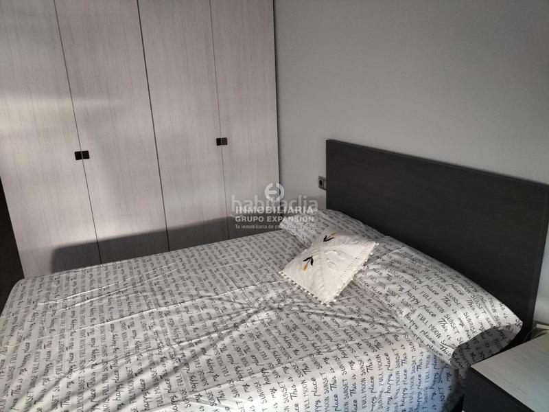 Foto 7e5dd572-8c88-4794-9920-73a0dffdb3bf. Dúplex espectacular piso duplex muy bien situado en Villena