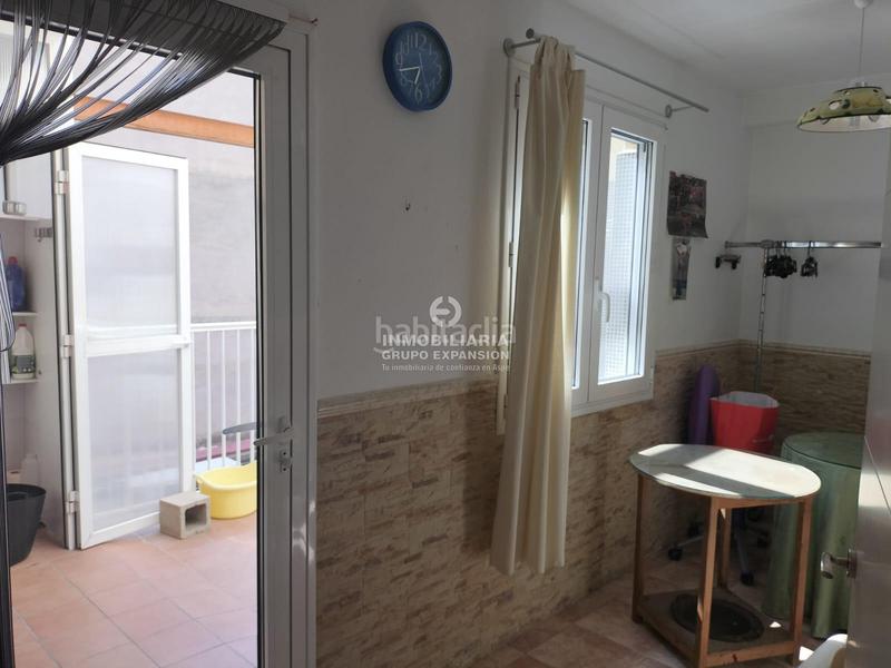 Foto a0d5d136-4dd4-4242-9d88-212431f42fc7. Dúplex espectacular piso duplex muy bien situado en Villena