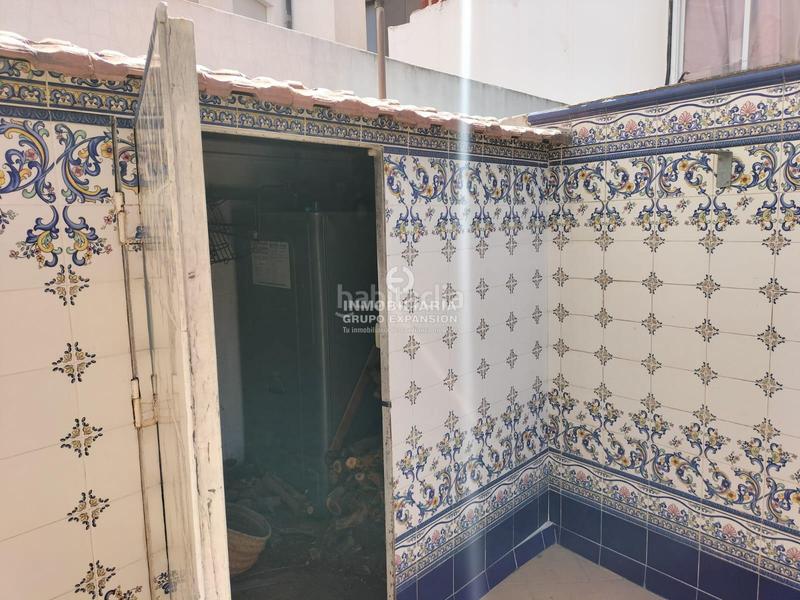 Foto afad24e1-a4bb-41dc-9804-831f68b77be7. Dúplex espectacular piso duplex muy bien situado en Villena