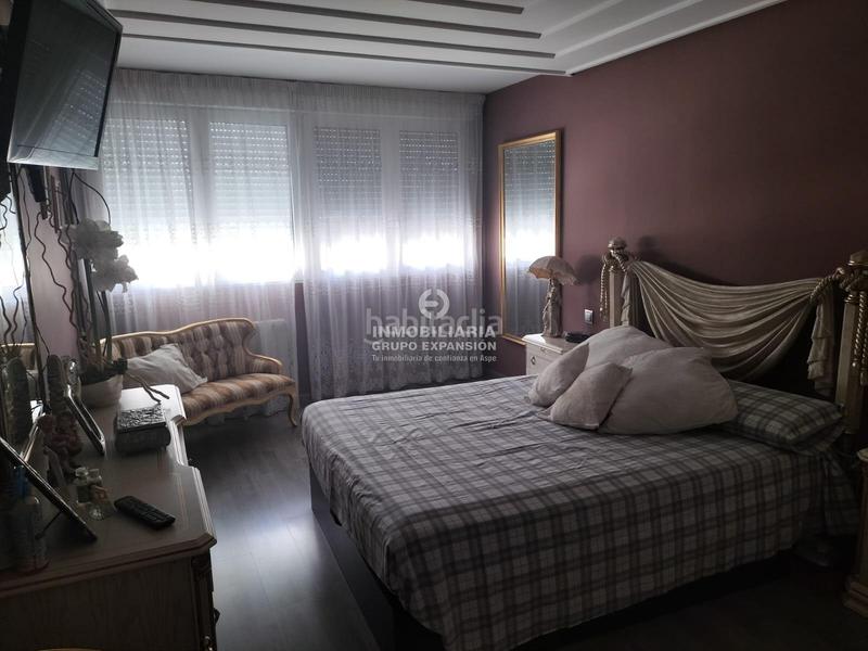 Foto c933ff46-fc48-4e3e-868e-228cbe71face. Dúplex espectacular piso duplex muy bien situado en Villena