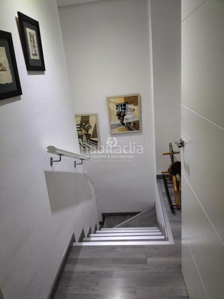 Foto fa4086e3-d687-4e86-8051-b6718f717097. Dúplex espectacular piso duplex muy bien situado en Villena