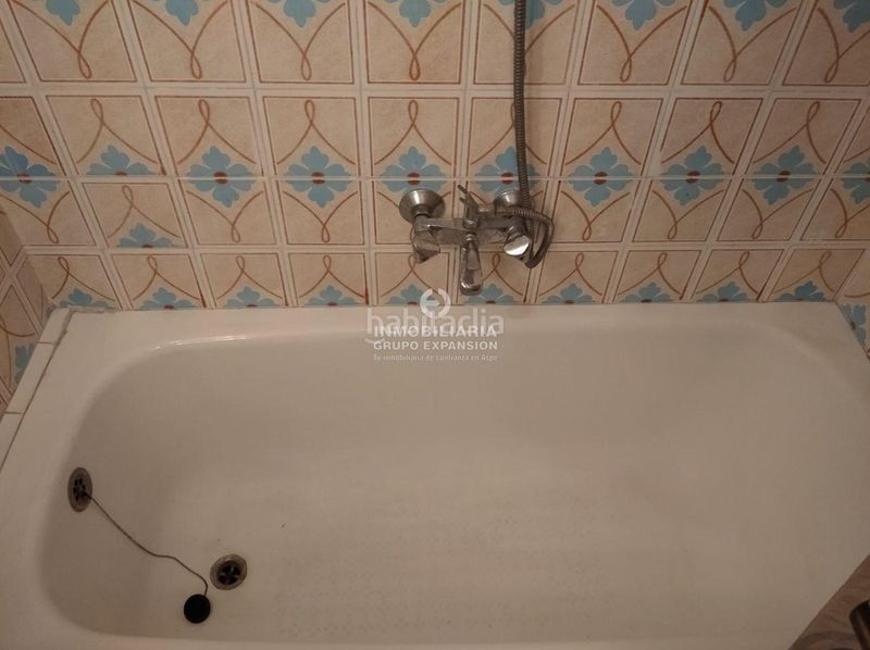 Foto f864623c-db0e-4e31-b73d-efbe54c98d35. Pis a Banyeres de Mariola