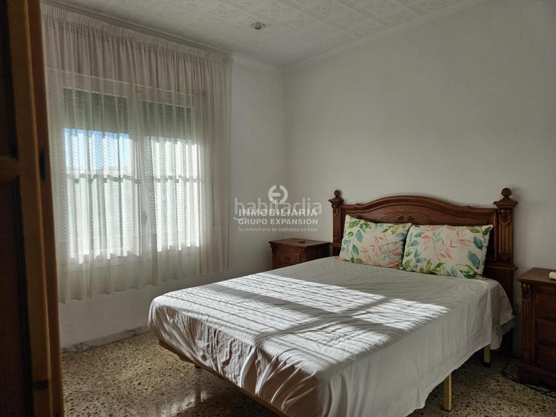 Foto 6587d8ce-2a13-4cad-86b8-77b27cf5b13e. Chalet espectacular chalet de 284 metros con piscina muy bien situado en Novelda