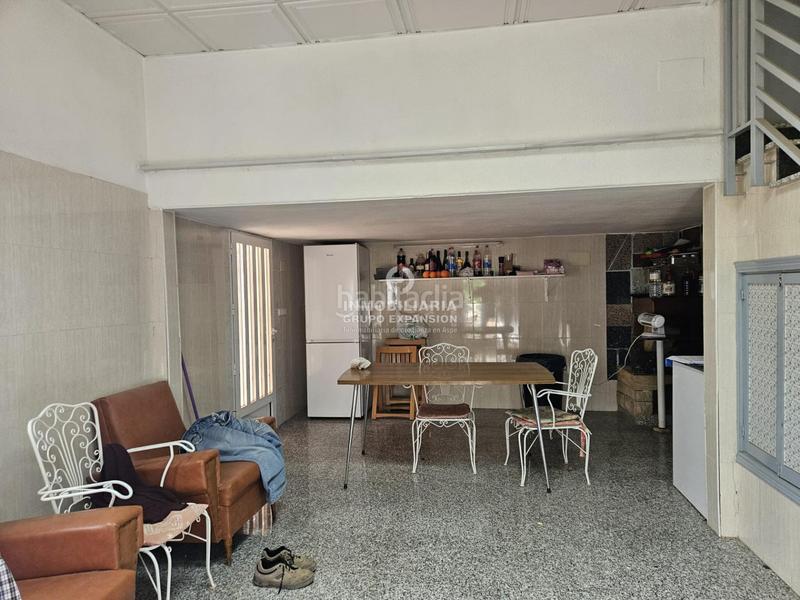 Foto 6bda9d8d-a4fb-41fe-a802-315aa8f5d7e0. Chalet espectacular chalet de 284 metros con piscina muy bien situado en Novelda