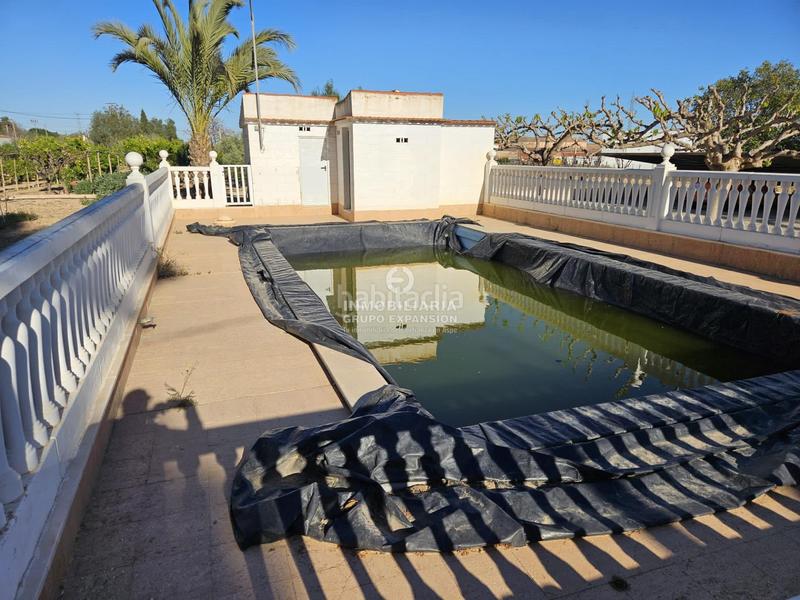 Foto 90d127bd-a33d-4254-acaf-22fc10201d5a. Chalet espectacular chalet de 284 metros con piscina muy bien situado en Novelda