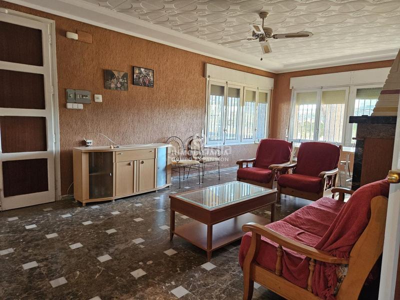 Foto c1325eb0-5d96-4736-bc04-10292ff47594. Chalet espectacular chalet de 284 metros con piscina muy bien situado en Novelda