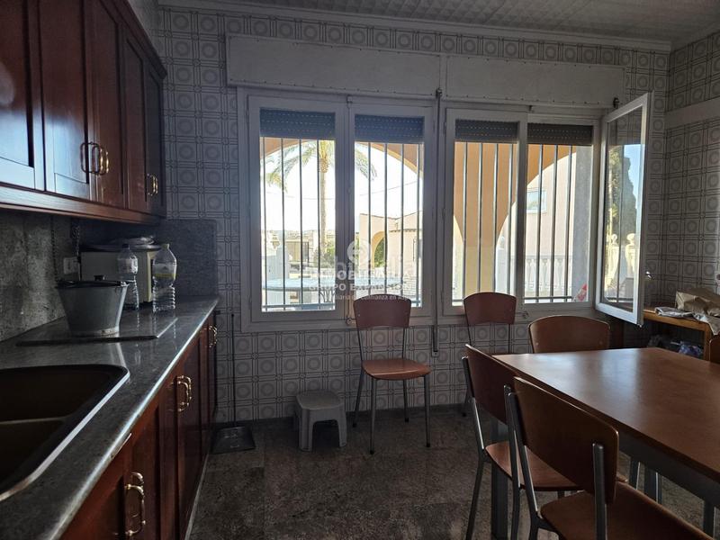 Foto cb10be73-ccbd-4b6a-89e7-7f553758f8a7. Chalet espectacular chalet de 284 metros con piscina muy bien situado en Novelda